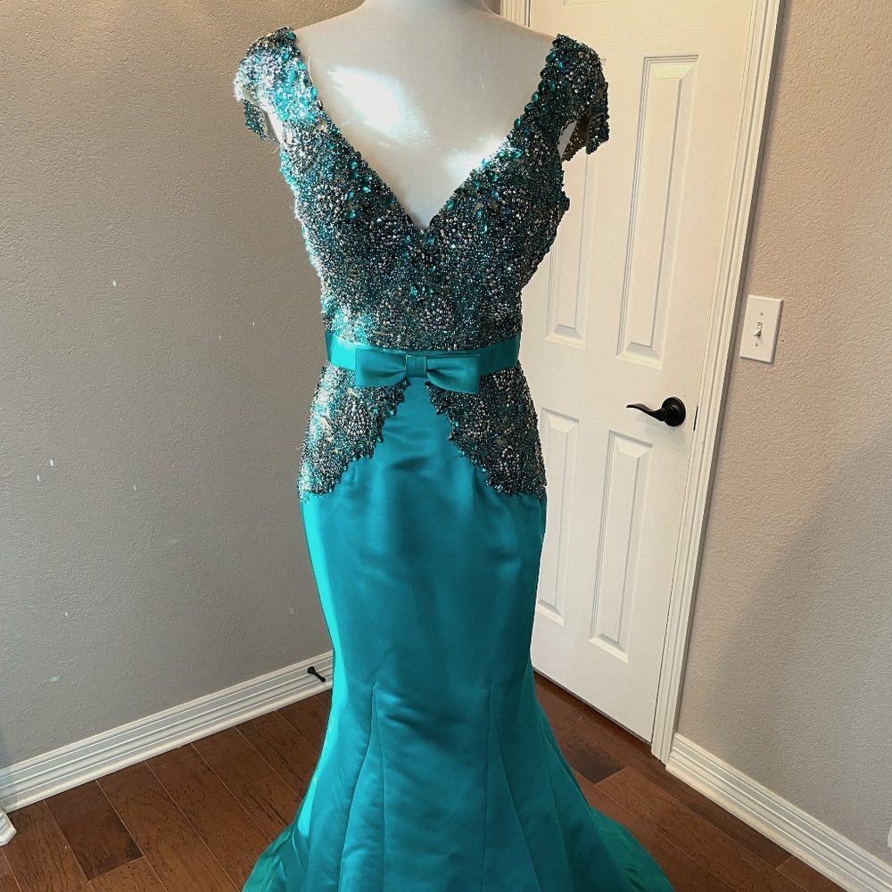 Sherri Hill Couture Sz 8 Pageant/Evening Gown - Zircon
